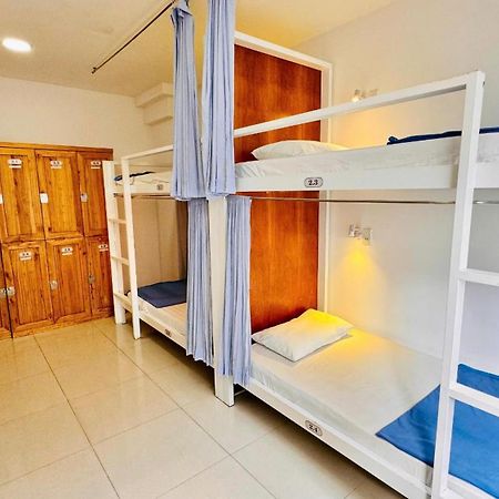 Phan Anh Hotel - Bui Vien Walking Street Хошимин Экстерьер фото